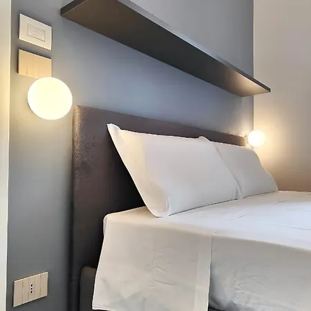 Apartment Hostdomus - Casa Velo' *